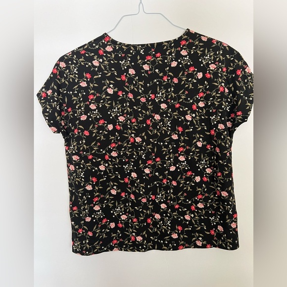 J JILL BLACK FLORAL  SHORT SLEEVE TOP  -  SIZE. XS - Picture 2 of 5